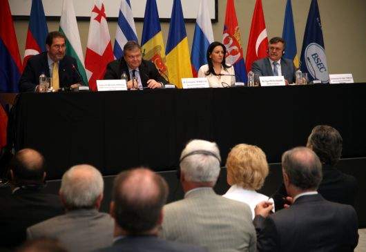 Présentation des priorités de la Présidence hellénique de l’OCEMN par le vice-Premier ministre et ministre des Affaires étrangères, E. Vénizélos et allocution du Secrétaire général de l’OCEMN, V. Tvircun