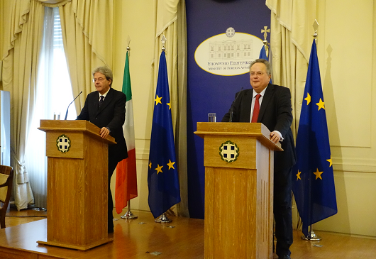 Conférence de presse conjointe du ministre des Affaires étrangères N. Kotzias et du ministre des Affaires étrangères de la République italienne, P. Gentiloni, à l'issue de leur rencontre (Athènes, 18 février 2016)