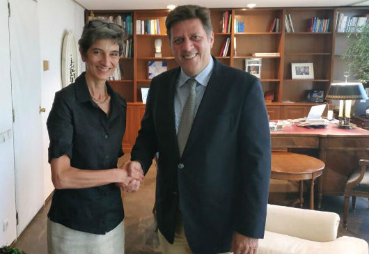 Rencontre du ministre délégué aux Affaires étrangères, Miltiadis Varvitsiotis avec l’ambassadeur du Royaume-Uni, Mme Kate Smith (Athènes, 30  juillet 2019)