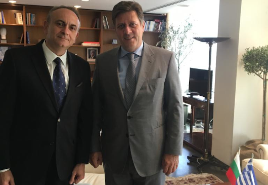 Rencontre du ministre délégué aux Affaires étrangères, Miltiadis Varvitsiotis avec l’ambassadeur de Bulgarie, Valentin Poriazov (Athènes, 03.10.2019)