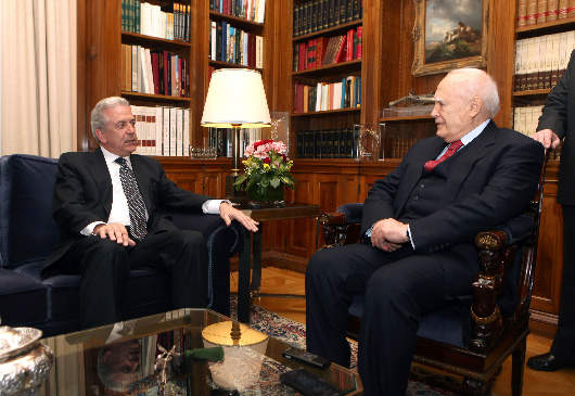 Meeting of President of the Republic K. Papoulias with Foreign Minister D. Avramopoulos at the Presidential Mansion