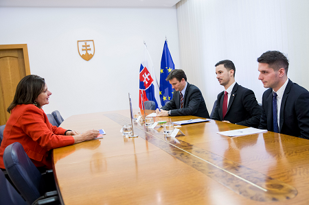 Meeting of Ambassador Mrs Maria Louisa Marinakis with the State Secretary of the Slovak Ministry of Foreign and European Affairs Mr. Lukas Parizek (Bratislava, 1 December 2016)