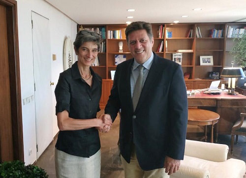 Alternate Minister of Foreign Affairs Miltiadis Varvitsiotis meets with the Ambassador of the United Kingdom, Kate Smith (Athens, 30 July 2019)